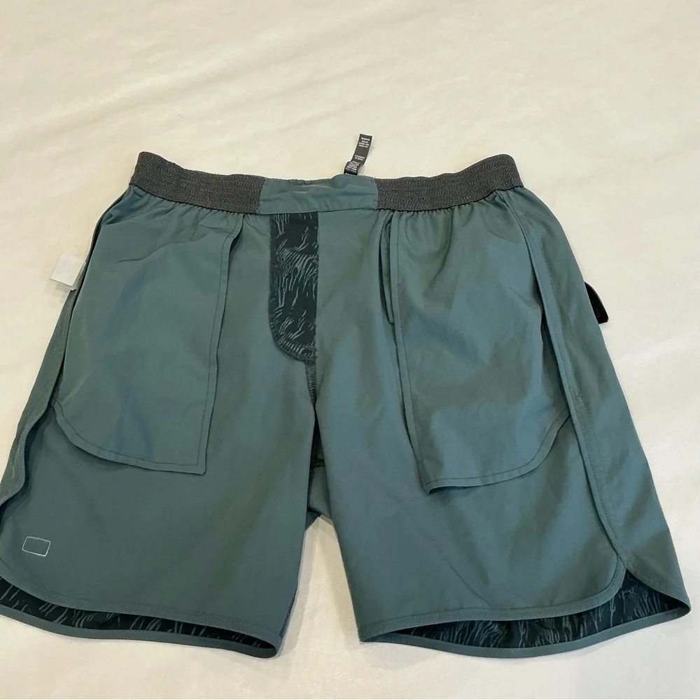 Vuori Men's Banks Shorts Unlined 7.5 in Kashmir Flux Size Large